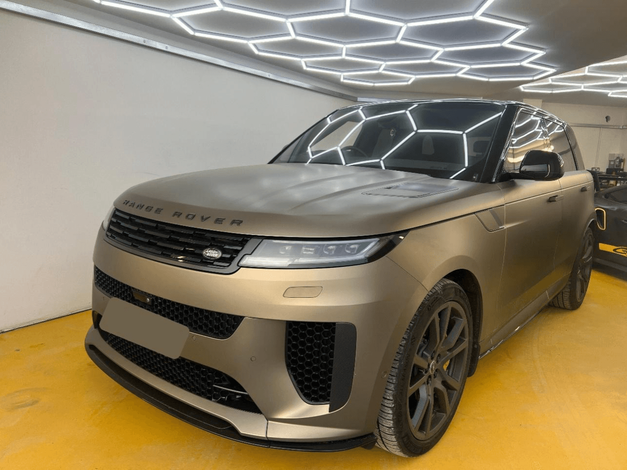 Land Rover Bodyshop Manchester background