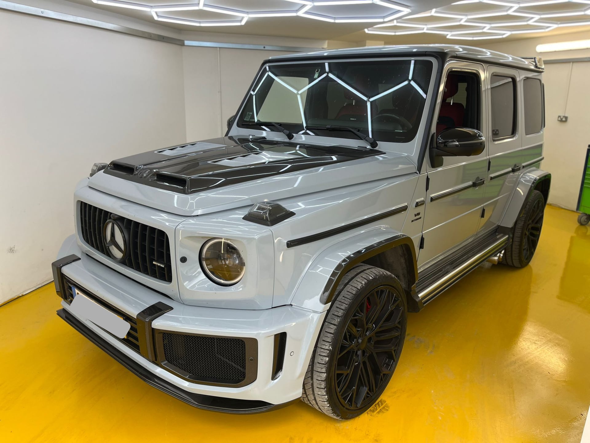 Mercedes-Benz Bodyshop in Manchester background