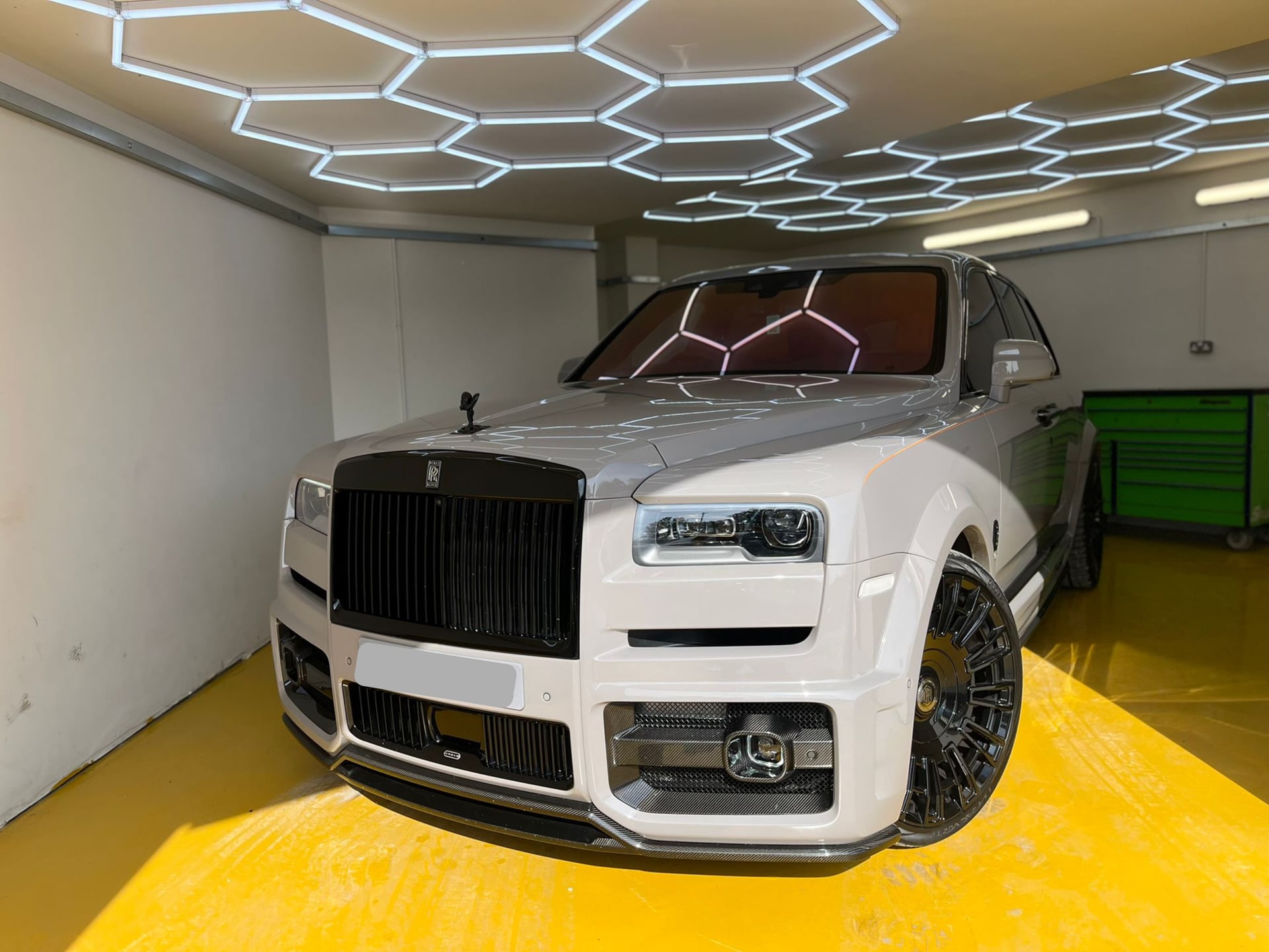 Rolls-Royce Bodyshop Manchester background